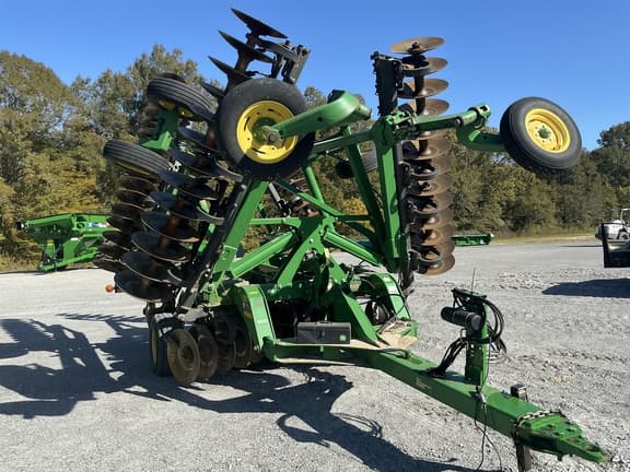 Image of John Deere 2623 equipment image 1