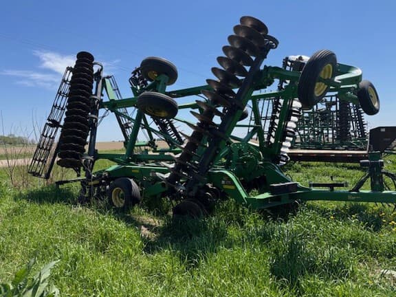 Image of John Deere 2623VT equipment image 1