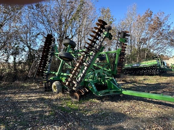 Image of John Deere 2623VT equipment image 3