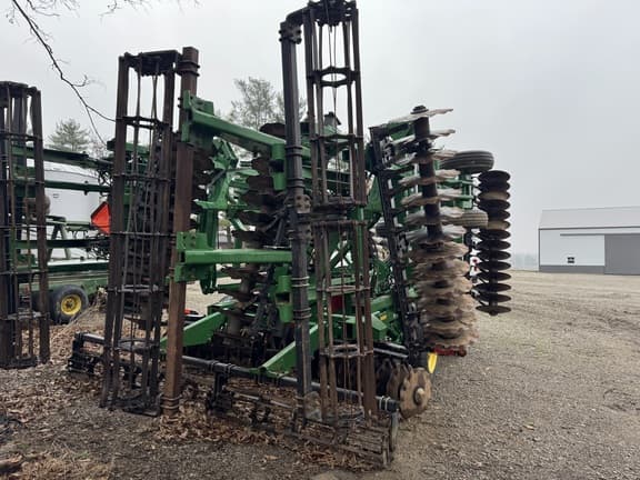 Image of John Deere 2623VT equipment image 4