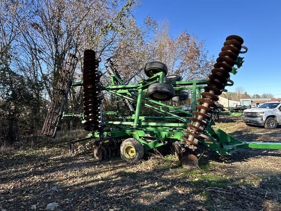 Image of John Deere 2623VT equipment image 4