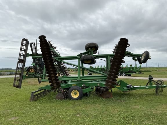 Image of John Deere 2623VT equipment image 4