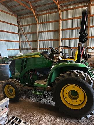 Image of John Deere 3046R Image 0