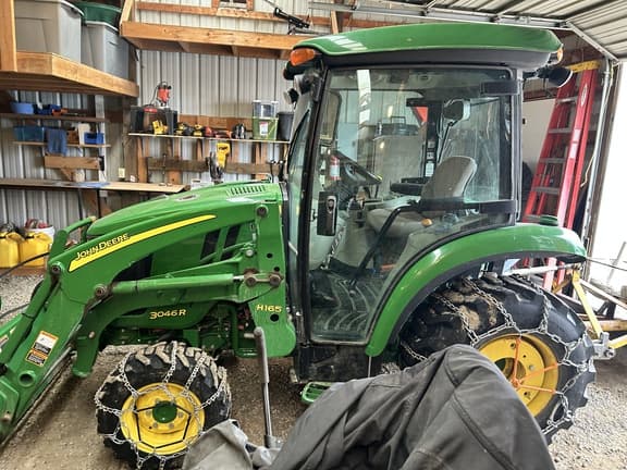Image of John Deere 3046R equipment image 3