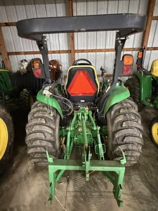Image of John Deere 3046R equipment image 3