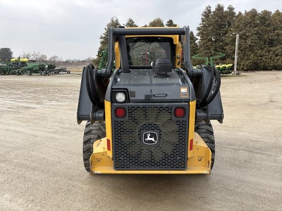 Image of John Deere 320E equipment image 3