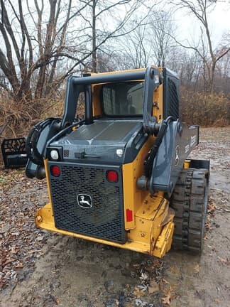 Image of John Deere 323E equipment image 4