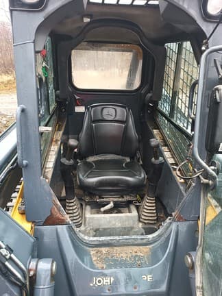Image of John Deere 323E equipment image 2