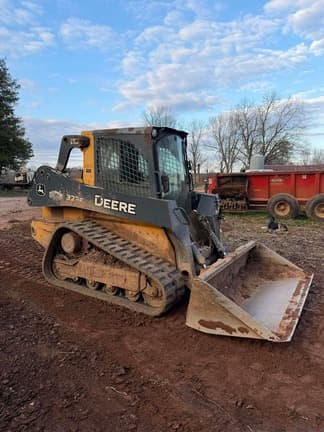 Image of John Deere 323E Image 1