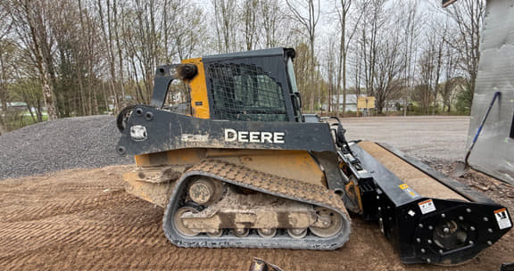 Image of John Deere 323E Primary image