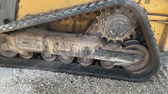 Image of John Deere 329E equipment image 4