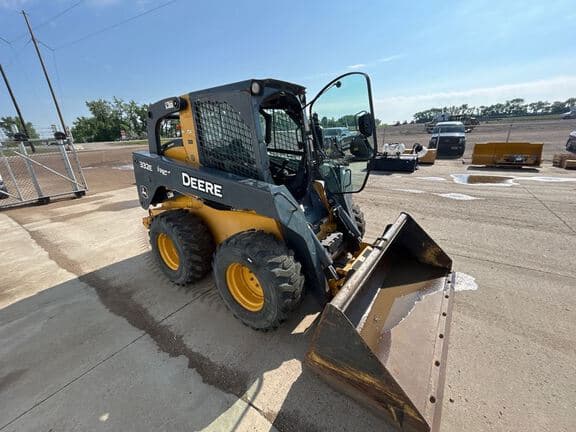 Image of John Deere 332E Primary image