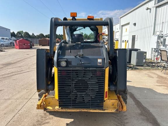 Image of John Deere 332E equipment image 3