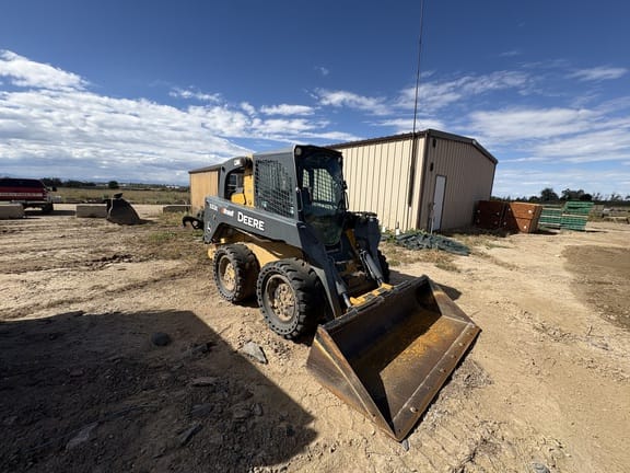 2014 John Deere 332E Equipment Image0