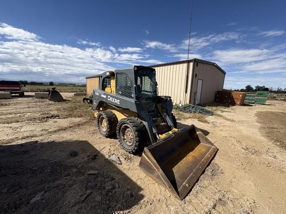 Image of John Deere 332E Primary image