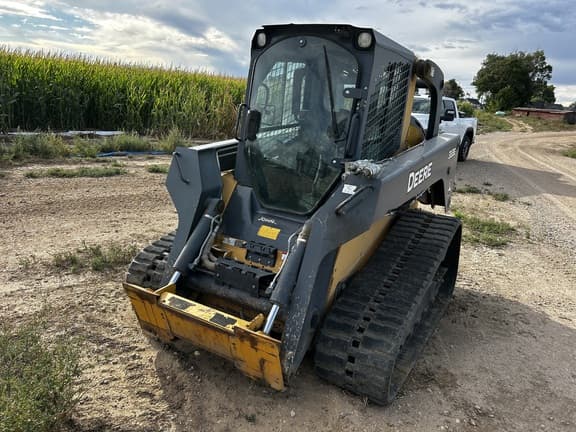 Image of John Deere 333E Primary image