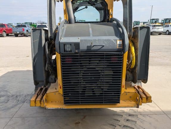 Image of John Deere 333E equipment image 4
