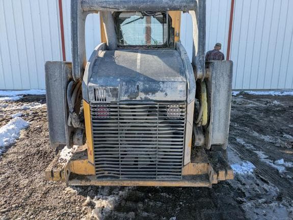 Image of John Deere 333E Image 1