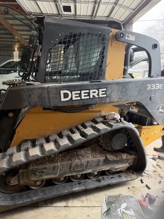 Image of John Deere 333E equipment image 1