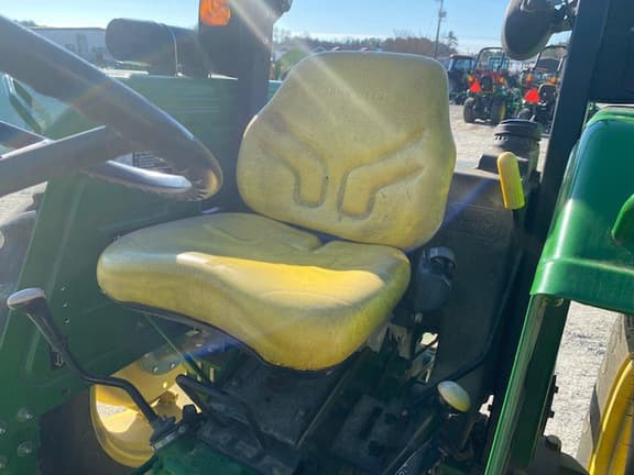 Image of John Deere 5045D equipment image 4