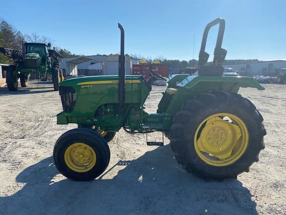 Image of John Deere 5045D equipment image 2