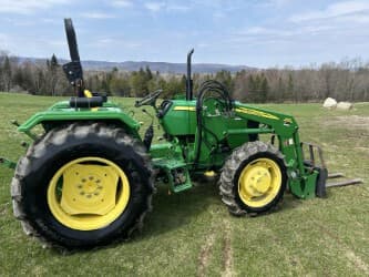 Image of John Deere 5045E equipment image 2