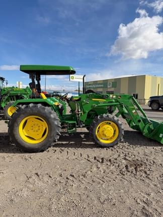 Image of John Deere 5065E equipment image 3
