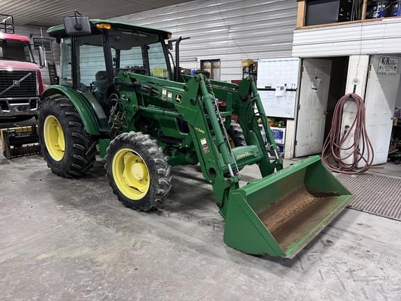 Image of John Deere 5065E equipment image 3