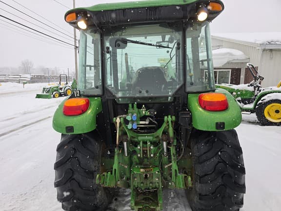 Image of John Deere 5075M equipment image 3