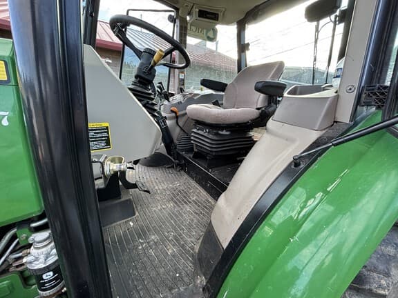Image of John Deere 5085E equipment image 4