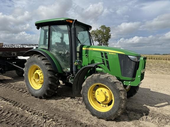 Image of John Deere 5085E equipment image 2
