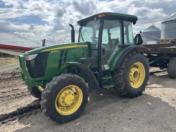Image of John Deere 5085E equipment image 3