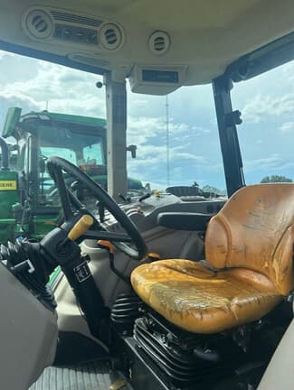 Image of John Deere 5100E equipment image 4