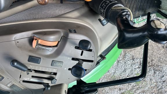 Image of John Deere 5100E equipment image 1