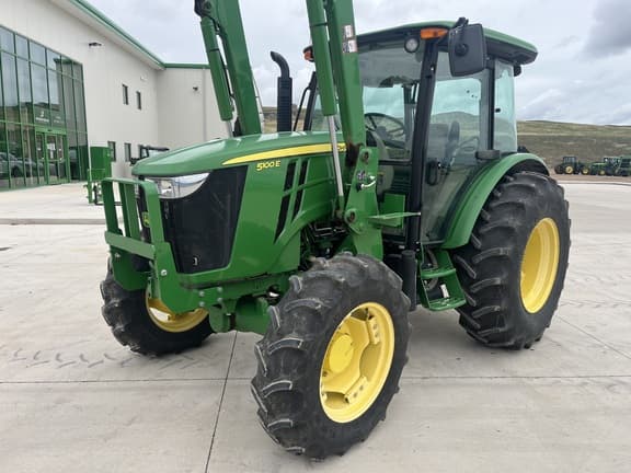 Image of John Deere 5100E equipment image 3
