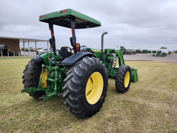 Image of John Deere 5100M equipment image 4