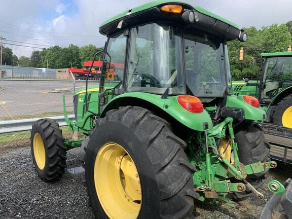 Image of John Deere 5100M equipment image 3