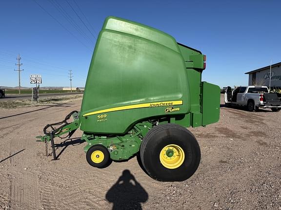 Image of John Deere 569 Premium equipment image 3