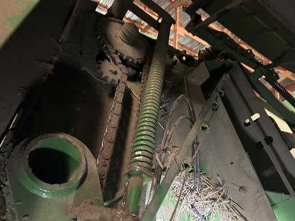 Image of John Deere 569 Premium equipment image 2
