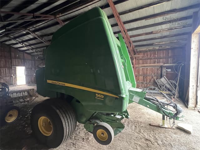 Image of John Deere 569 Premium equipment image 1
