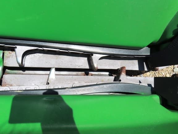 Image of John Deere 606C equipment image 4