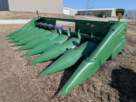 2014 John Deere 608C Equipment Image0