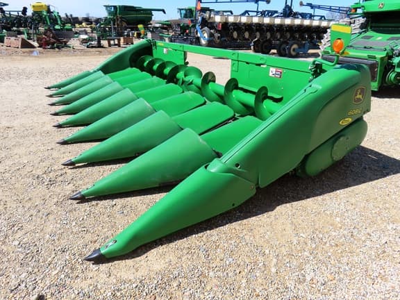 Image of John Deere 608C equipment image 3