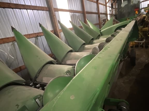 Image of John Deere 608C equipment image 2