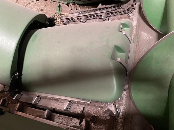 Image of John Deere 608C equipment image 3