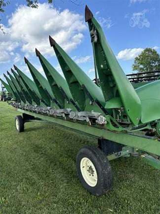 Image of John Deere 608C equipment image 3