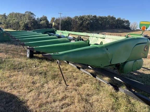 Image of John Deere 608C equipment image 3