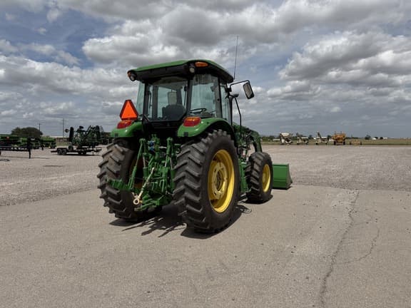 Image of John Deere 6105D equipment image 3