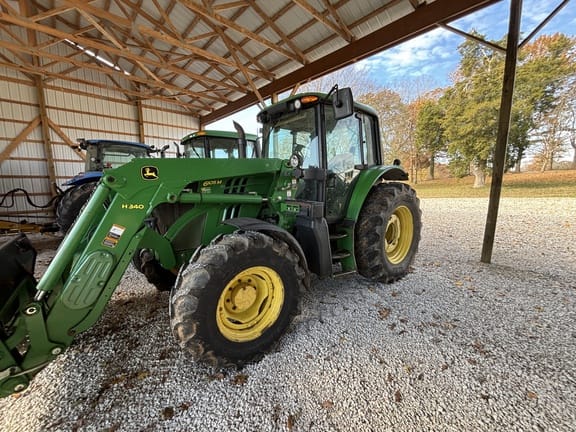 2014 John Deere 6105M Equipment Image0