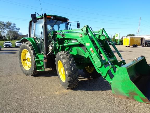 Image of John Deere 6125M equipment image 2
